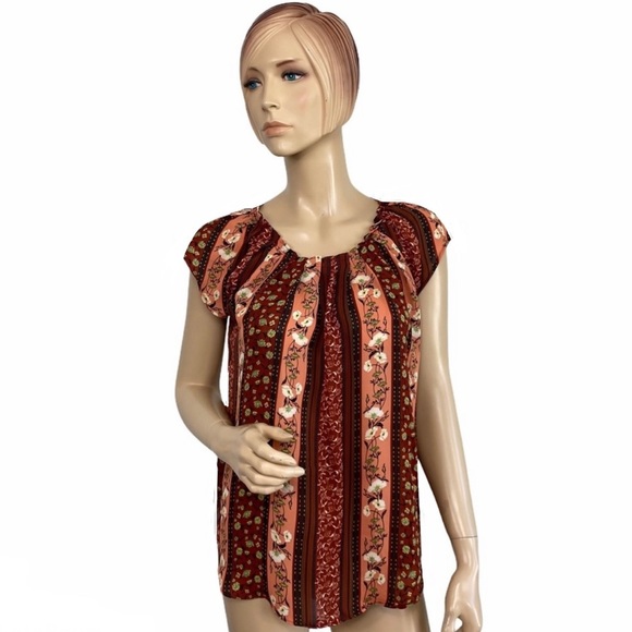 LC Lauren Conrad Tops - LC Lauren Conrad Women’s Pleat Neck Blouse Medium